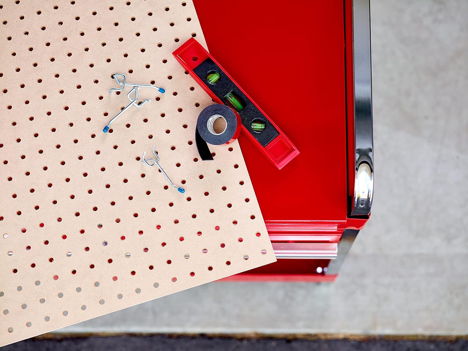 شريط سكوتش قوي للغاية للتركيب، 1 انش× 60 انش، اسود، يحمل ما يصل الى 30 باوند، لفة واحدة (414P)