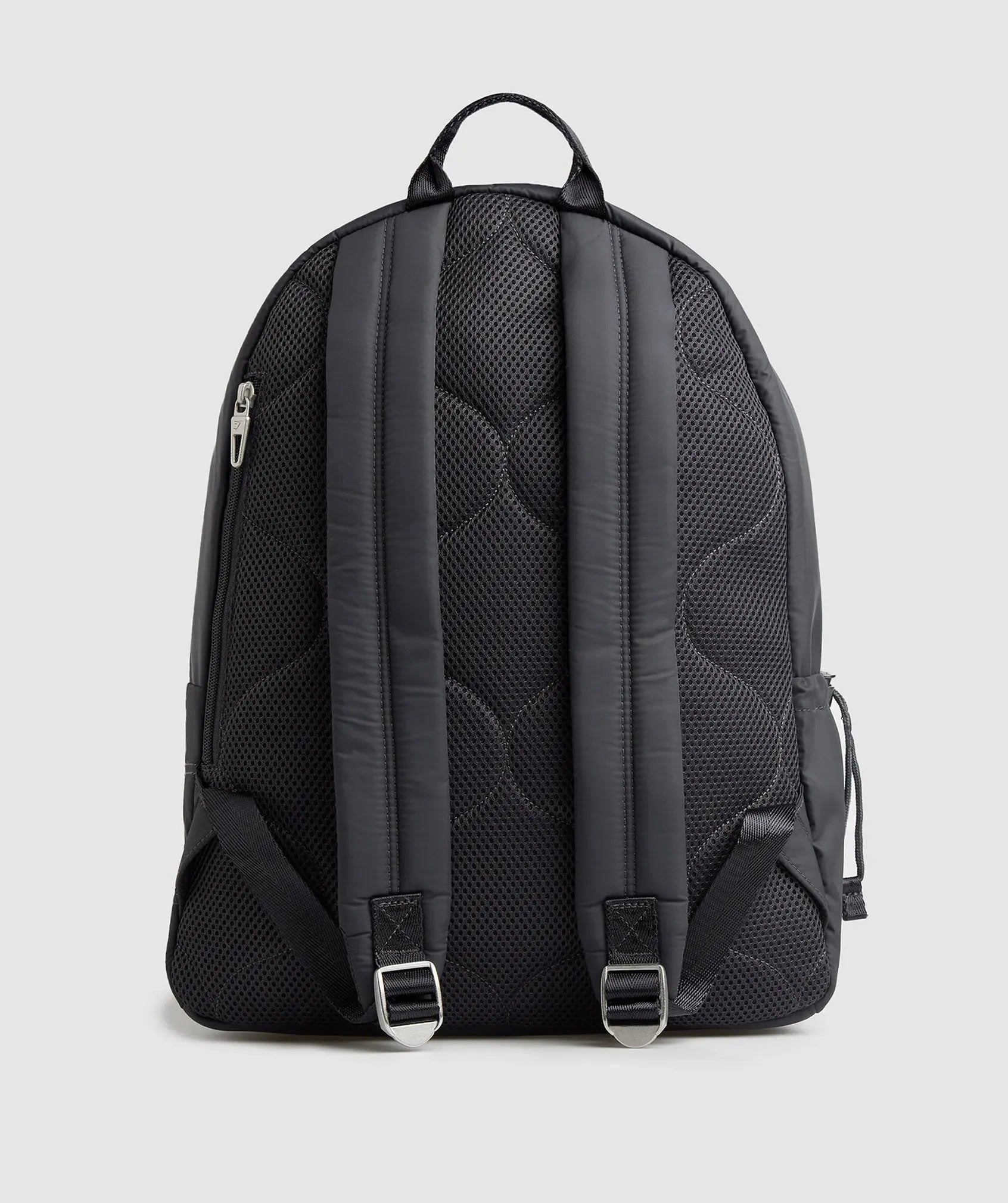 وصف: حقيبة ظهر Premium Lifestyle Backpack بشرى وإبزيمات من SAUDI SHARK.