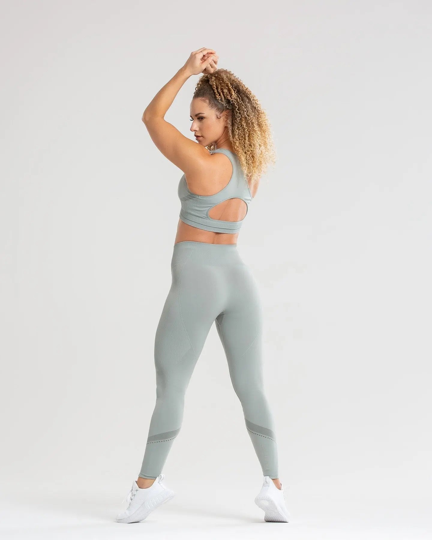 Renew Seamless Sports Bra | Mud Green WOMEN'S BEST