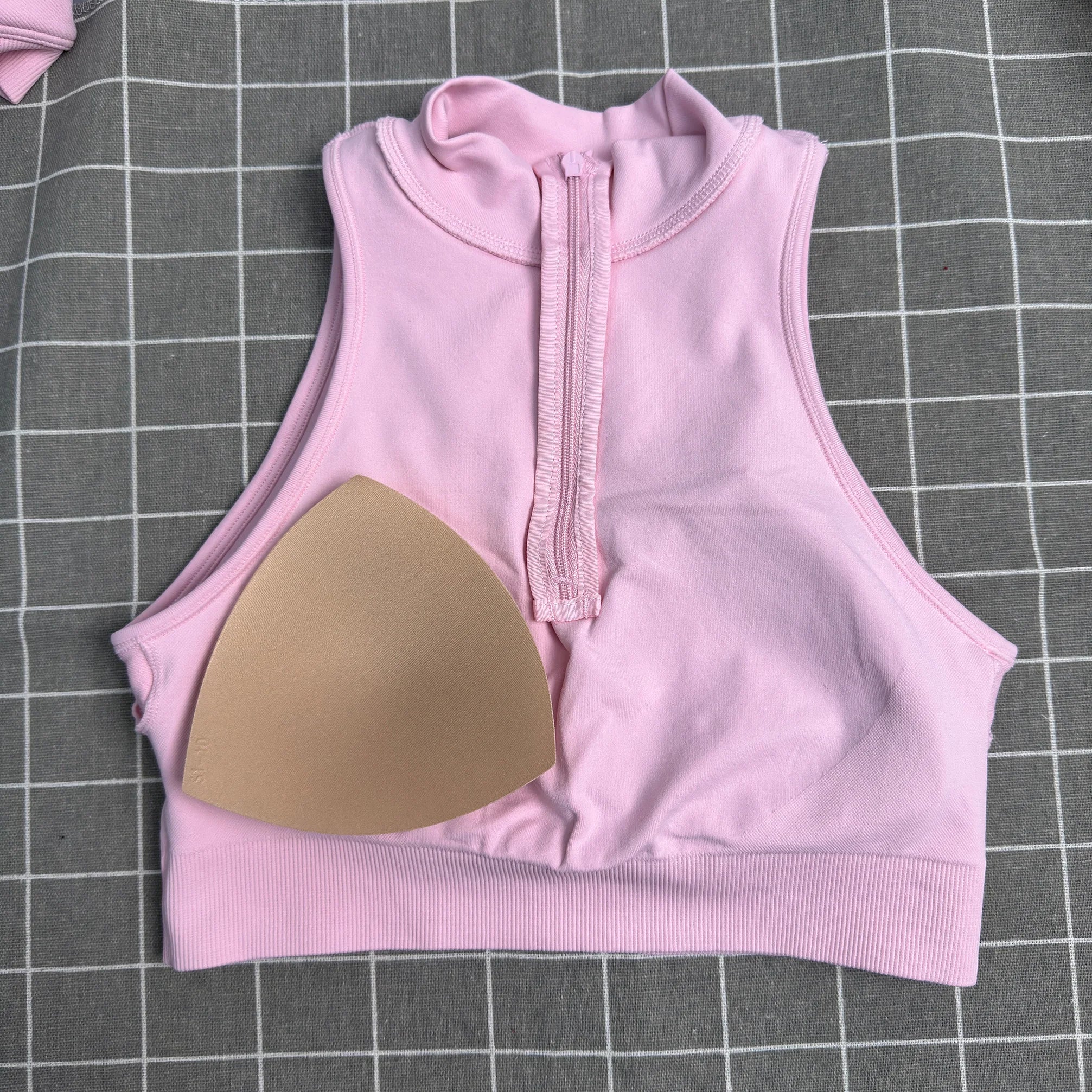 VEQKING 1/4 Zip Tank Top Women Racer Back Yoga Vest with Pads Lapel Sports Crop Tops Shockproof Dynamic Gym Workout Bra Tops